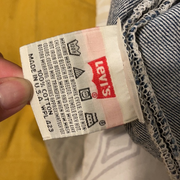 Vintage Levi’s shorts - Picture 6 of 7